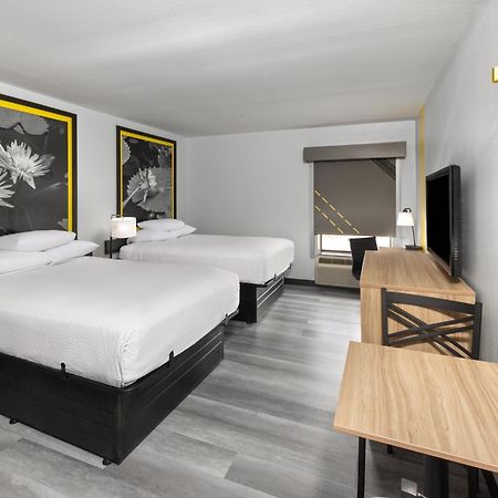 Super 8 By Wyndham Alexandria La Ξενοδοχείο Εξωτερικό φωτογραφία