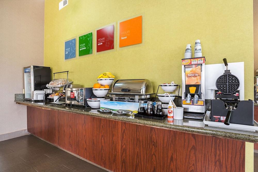 Super 8 By Wyndham Alexandria La Ξενοδοχείο Εξωτερικό φωτογραφία