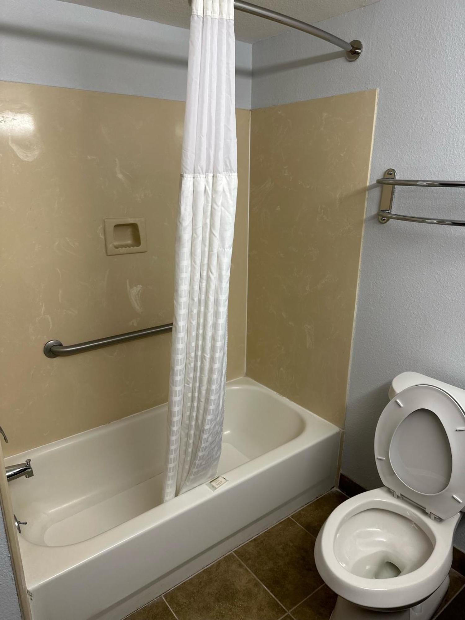 Super 8 By Wyndham Alexandria La Ξενοδοχείο Εξωτερικό φωτογραφία
