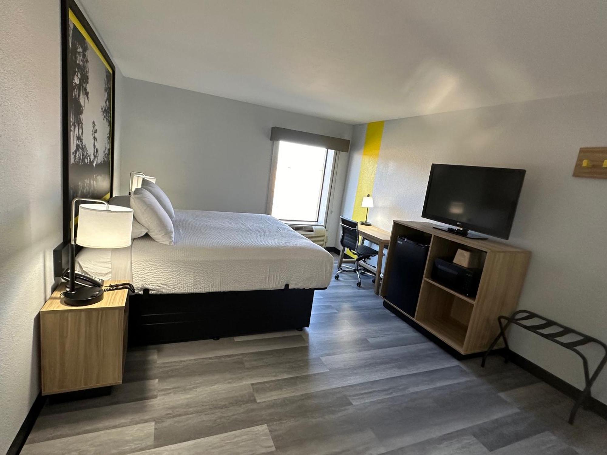 Super 8 By Wyndham Alexandria La Ξενοδοχείο Εξωτερικό φωτογραφία