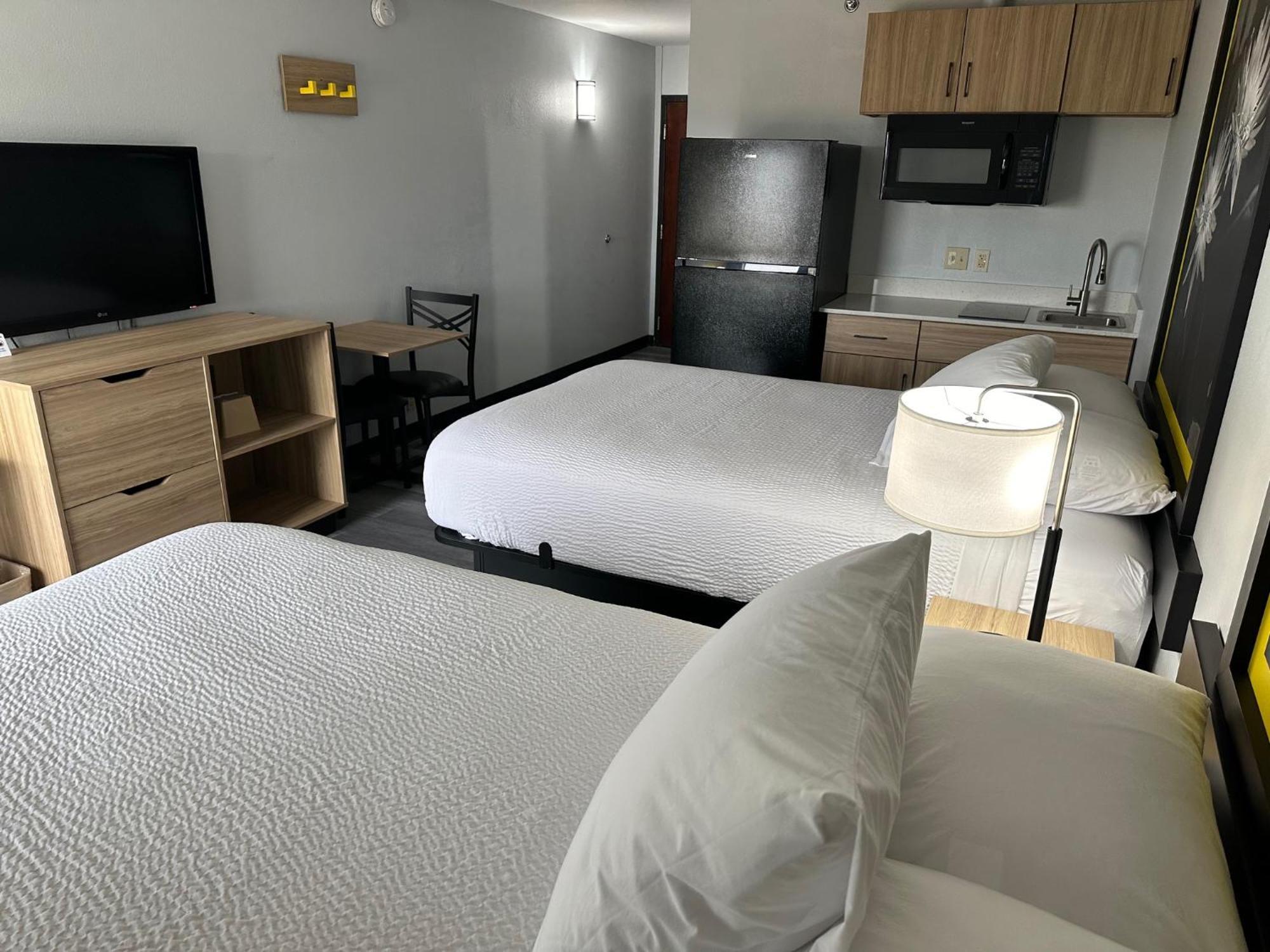 Super 8 By Wyndham Alexandria La Ξενοδοχείο Εξωτερικό φωτογραφία