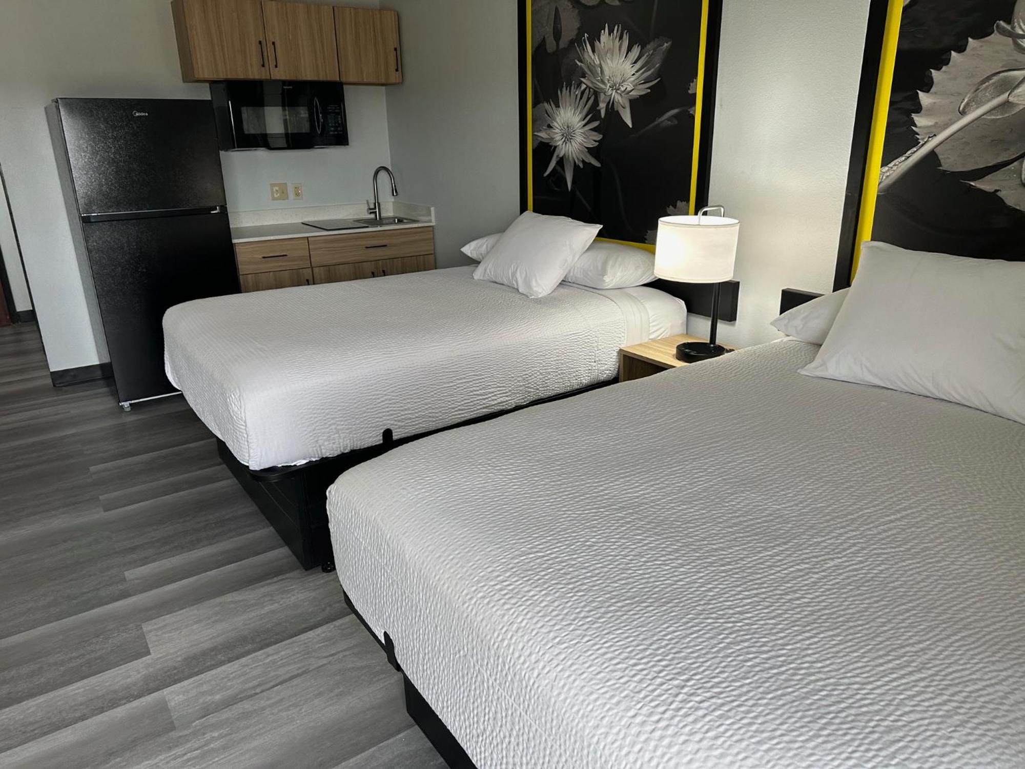 Super 8 By Wyndham Alexandria La Ξενοδοχείο Εξωτερικό φωτογραφία