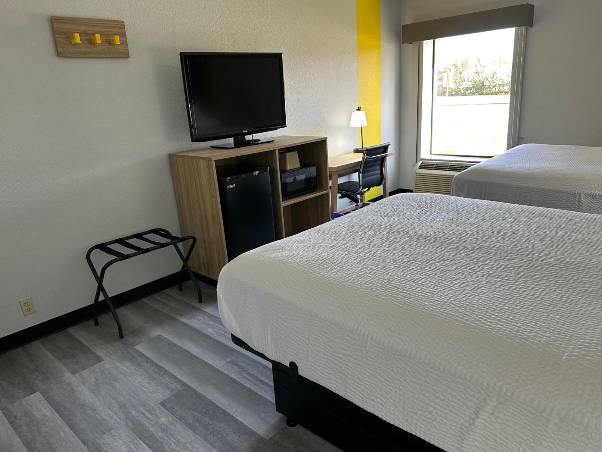 Super 8 By Wyndham Alexandria La Ξενοδοχείο Εξωτερικό φωτογραφία