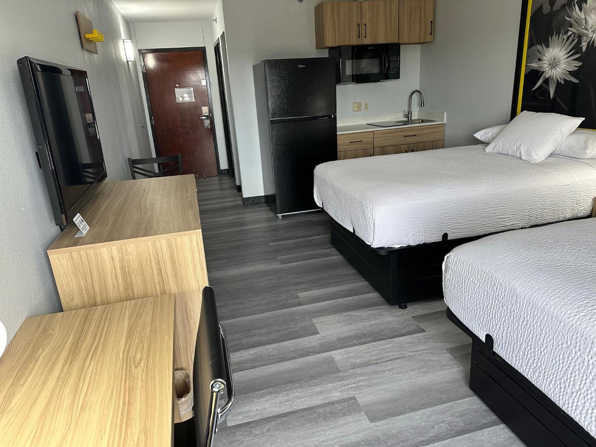 Super 8 By Wyndham Alexandria La Ξενοδοχείο Εξωτερικό φωτογραφία